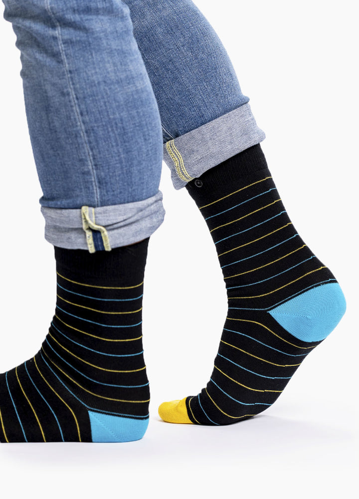 Pythis | økologiske strømper med striber & knap