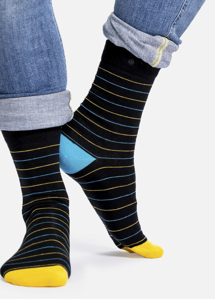 Pythis | økologiske strømper med striber & knap