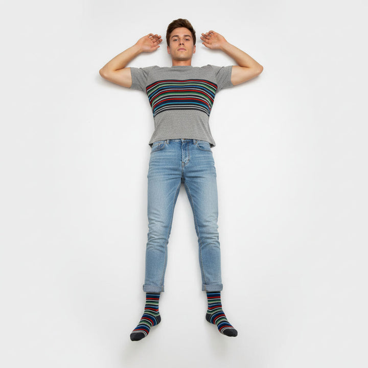 Stribede bambusstrømper fra Nordic Summer Edition, set fra fugleperspektiv fra SockiSocki