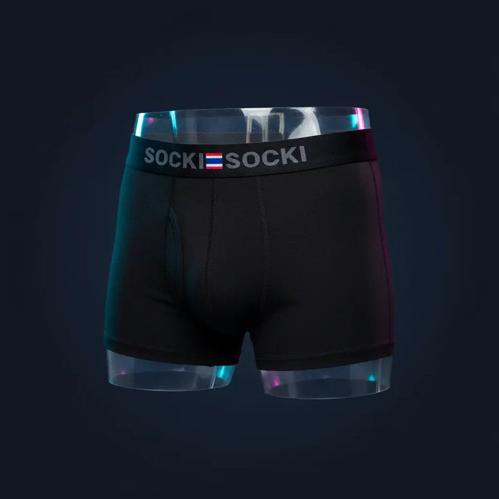 Strækbare sorte boxershorts i bambusfiber til mænd fra SockiSocki