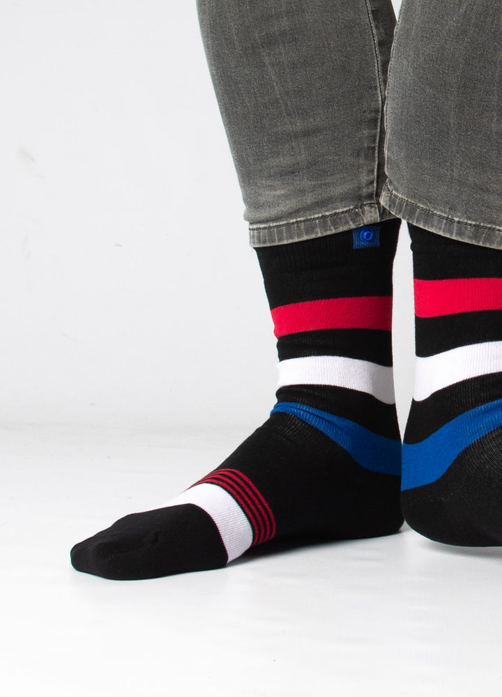 Sort strømpe med bredde striber 3