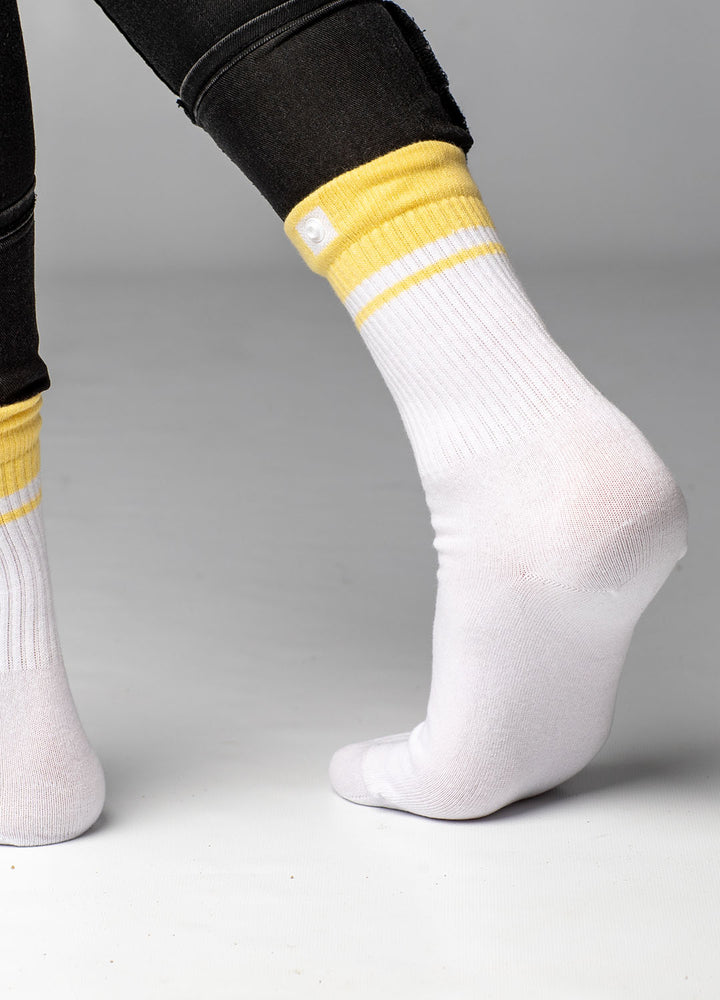 Hvide sportsstrømper gul rib 2